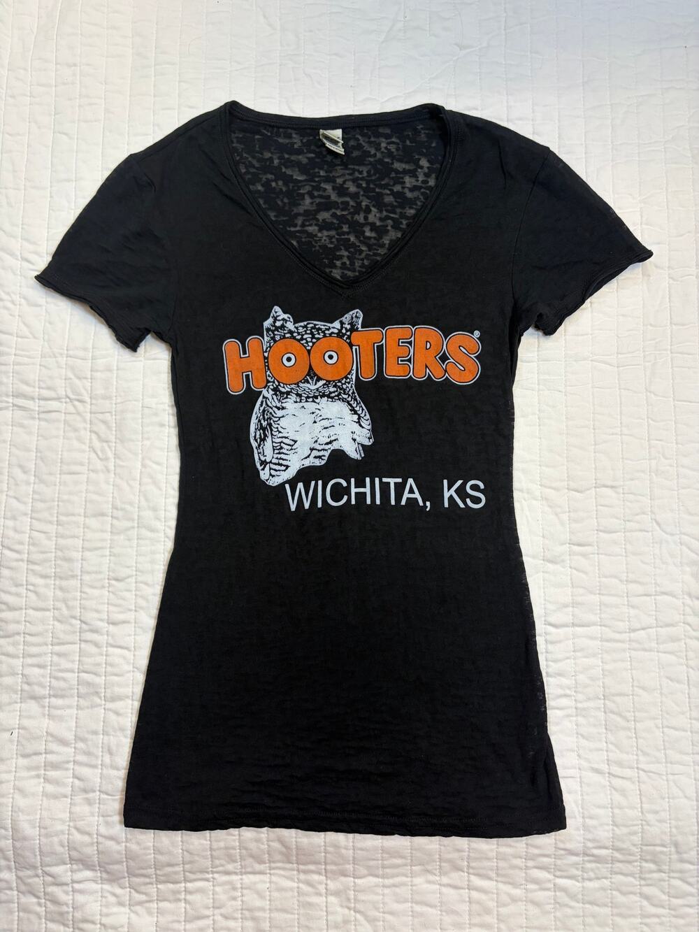 Rare Hooters Wichita KS Graphic V-Neck Burnout Tee - Black - Small (NWOT)